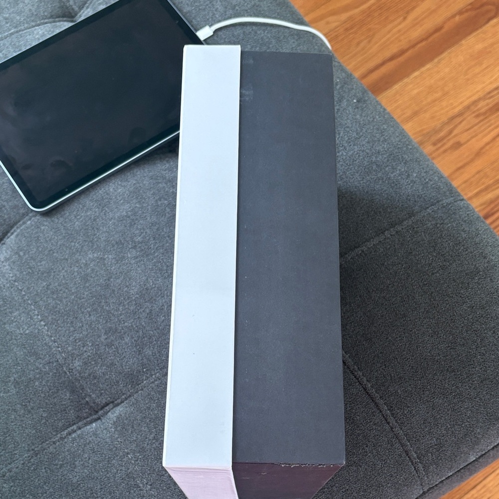 Kurt Geiger White Box with Black Logo - Picture 2 of 5